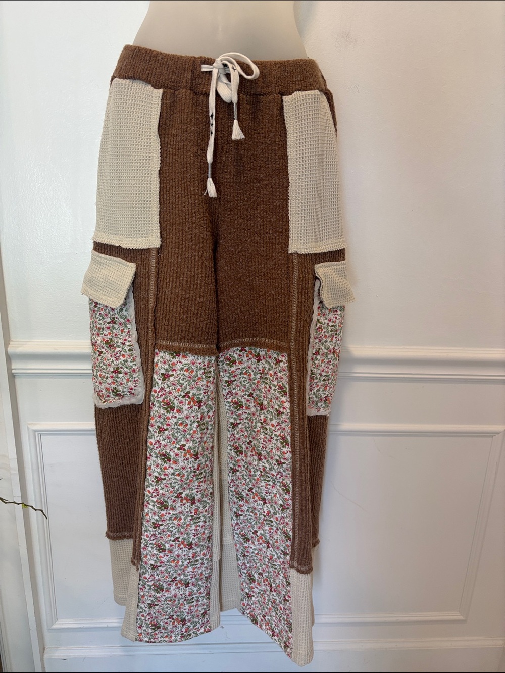 POL Boho Patchwork Knit Floral Cargo Pants Size Medium